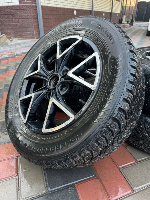 Комплект зимних шин вместе с дисками