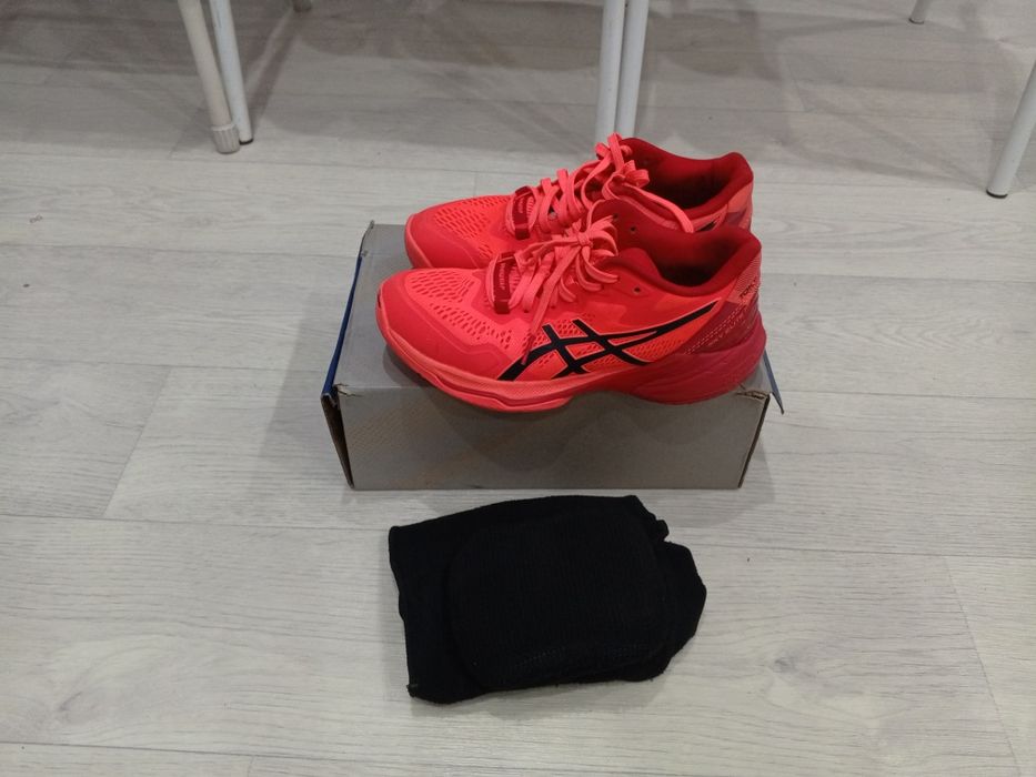 Продам asics, почти не пользовался