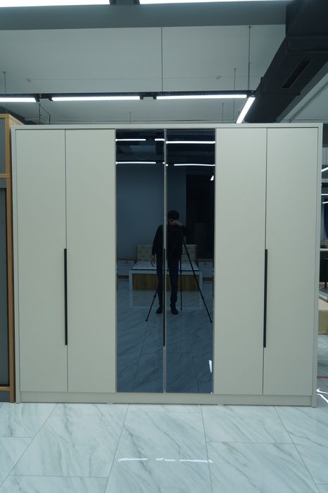 Shkaf sotiladi 250sm