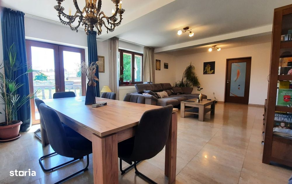 Casă spațioasă, 4 dormitoare, 1.514 mp teren, garaj | zonă centrală