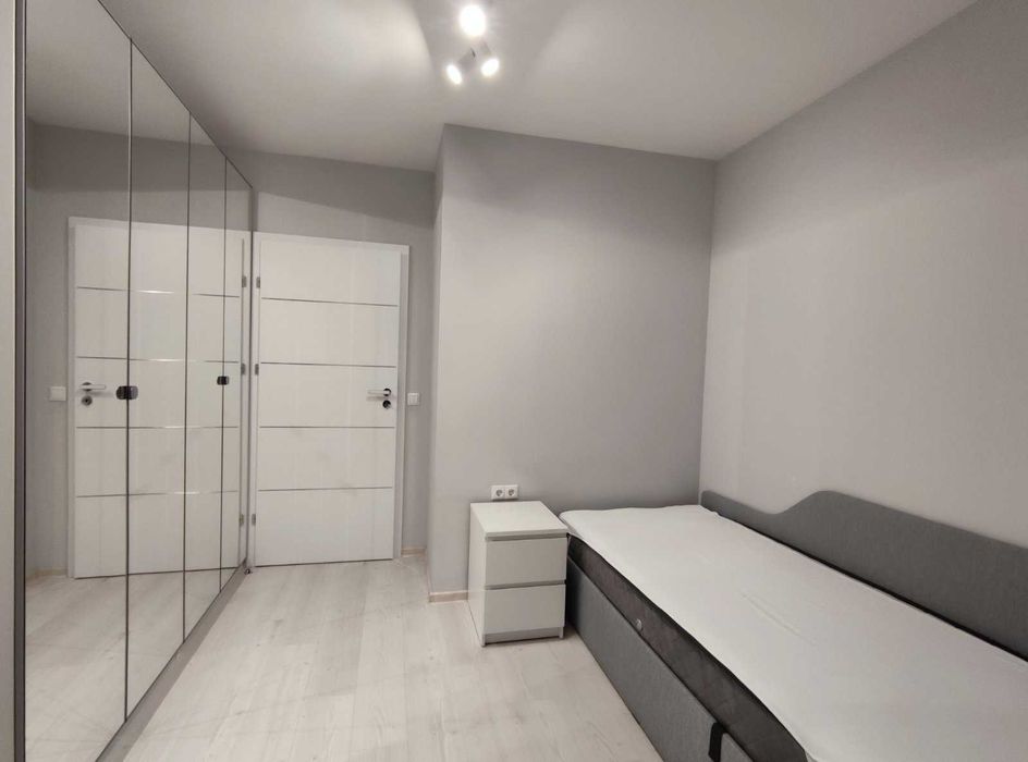 Продава се Тристаен апартамент в София, Света Троица - 95 кв.м за 1474 €/кв.м - Снимка #2