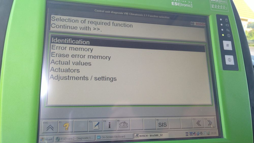 Schimb Tester diagnoza auto Bosch KTS cu auto sau remorca.