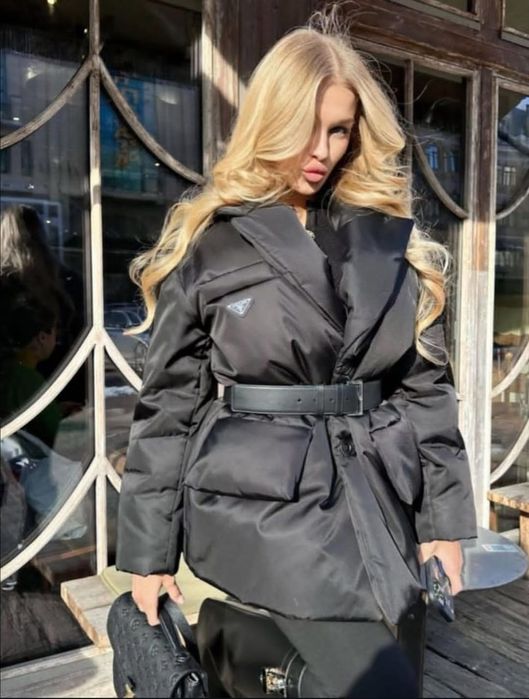 Куртка Prada в отличном состоянии