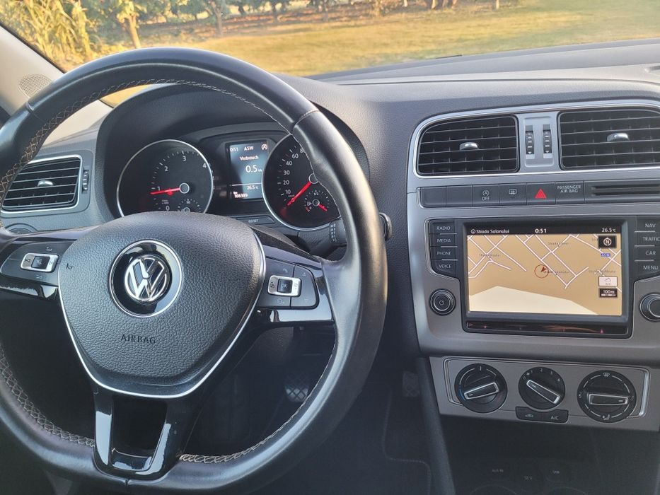 VOLKSWAGEN Polo 2015 — imagine 5