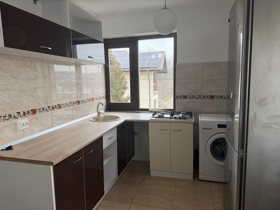 Inchiriez Apartament cu 3 camere Bl. Poitiers