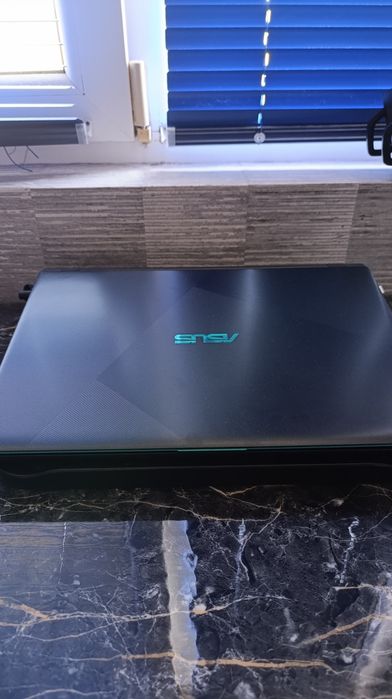 Asus Vivibook X560U
