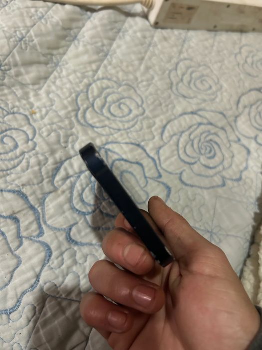 Iphone 12             .