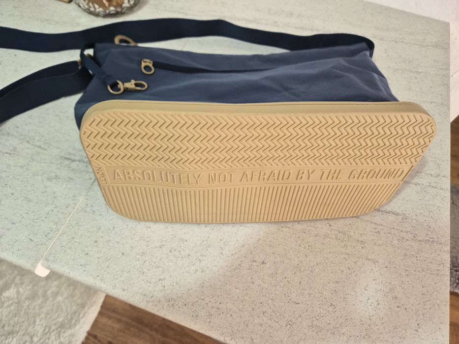 Чанта за кръста Supreme и LV