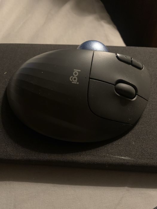 Vand mouse Logitech ERGO M575