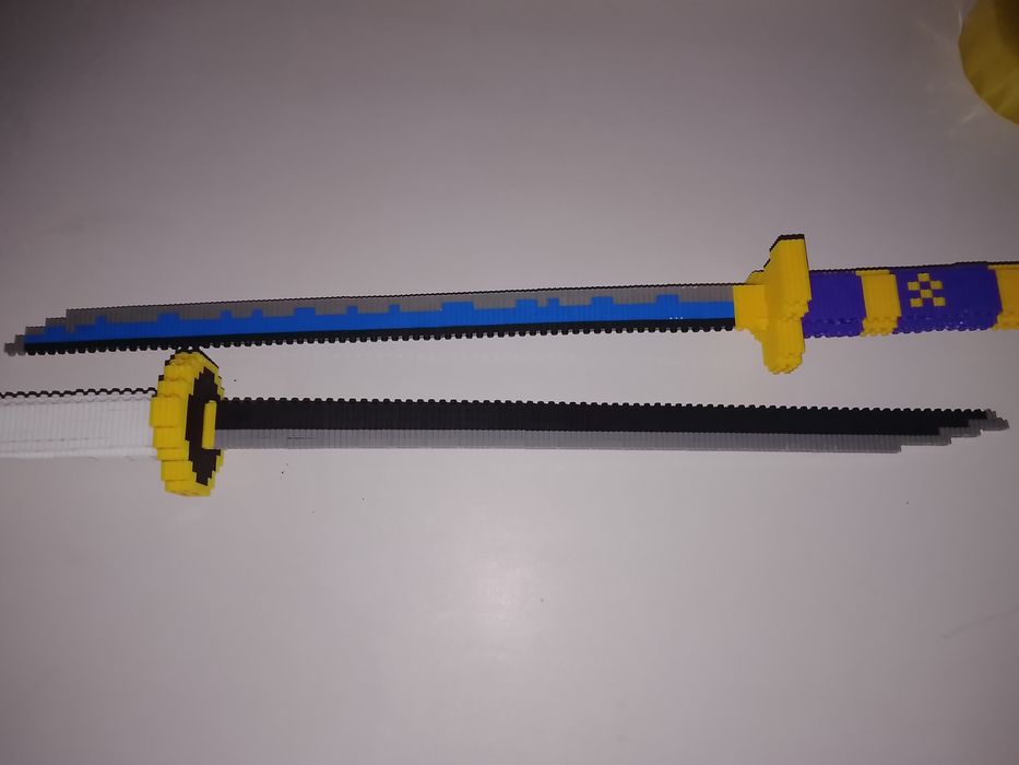 Продам 2 больших LEGO мечи