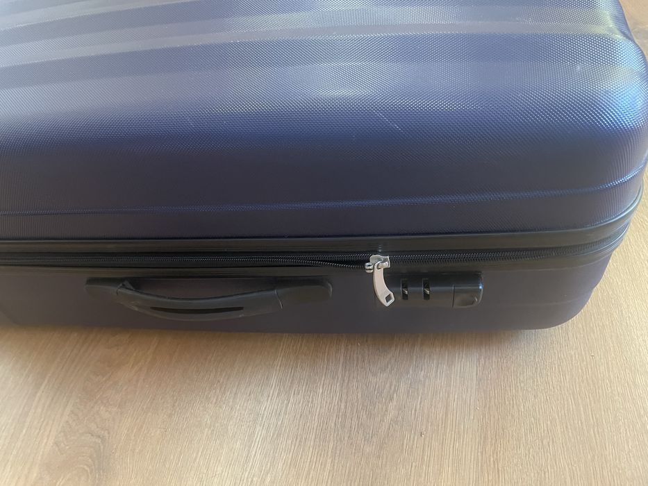 Куфари  с четири колела