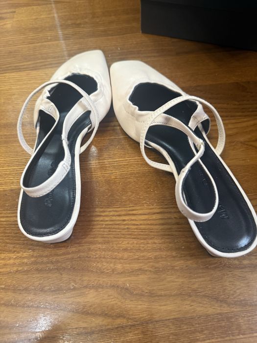 Pantofi  /balerini Massimo Dutti 38