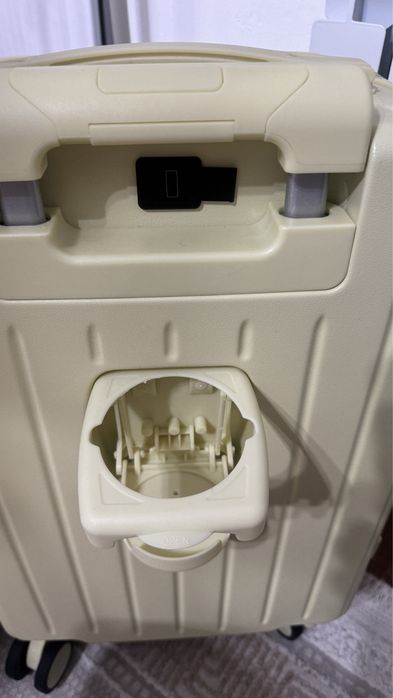 Чемоданы дорожные