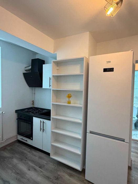 Apartament de vanzare cu 2 camere, ultracentral, decomandat.
