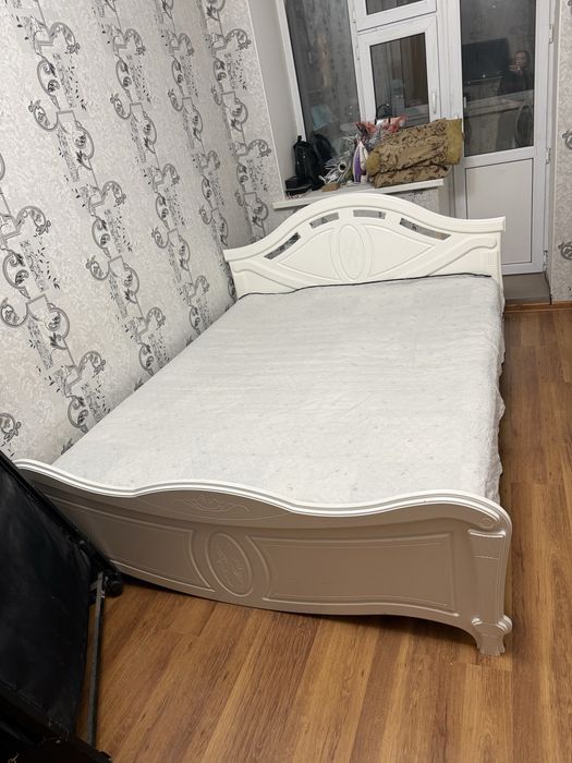 Продам двухспальную кровать
