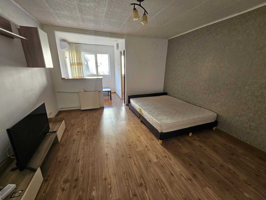 Garsoniera ( metrou Lujerului 400 m )
