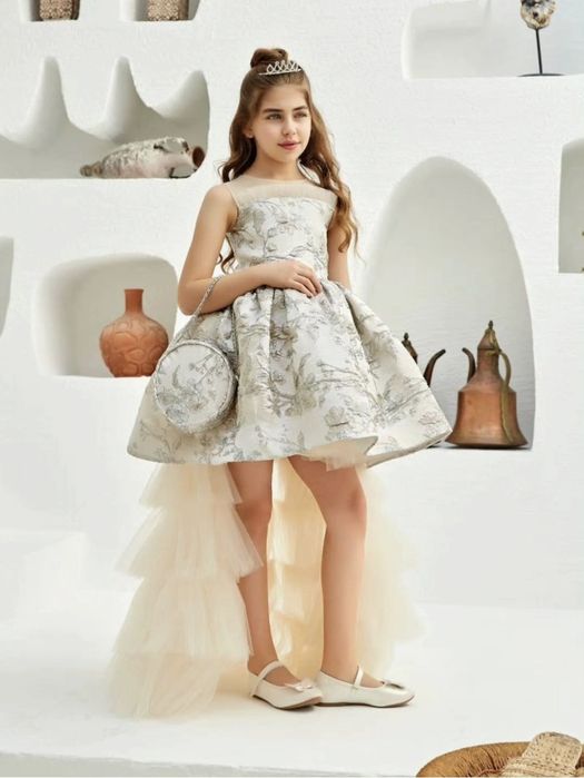 Продажа вечерних нарядов для девочек и мальчиков