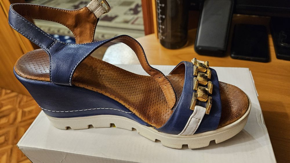 Босоножки на платформе