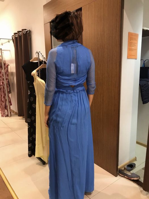 Голубое легкое платье