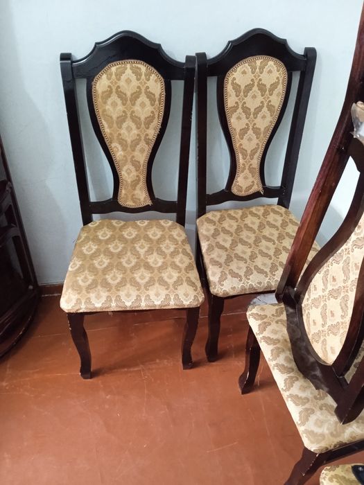 Стол и 12 стуля продаётся в 3 микраоне