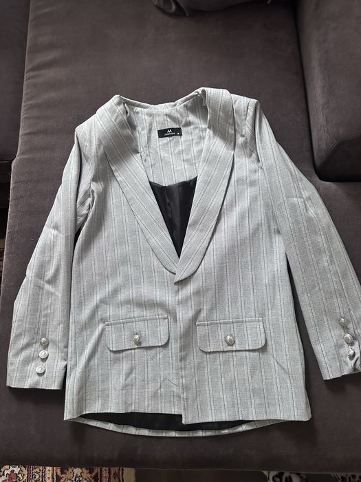 Тонкий пиджак на весну