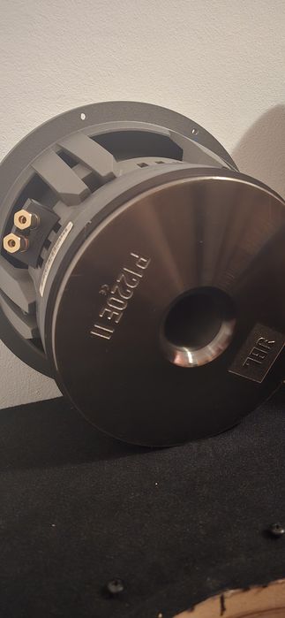 jbl subwoofer P1220 //