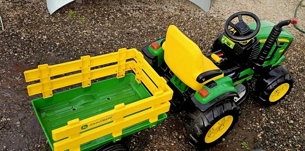 Peg Perego John Deere