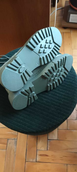 Ghete kaki, piele, noi, pentru dama