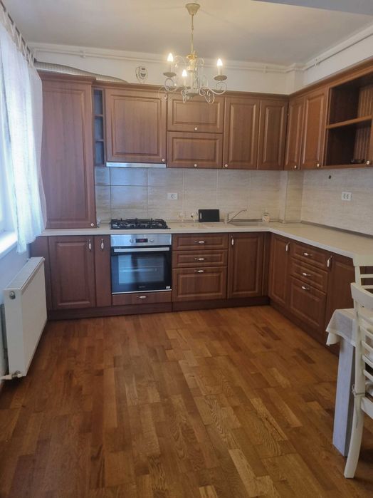 Inchiriez apartament