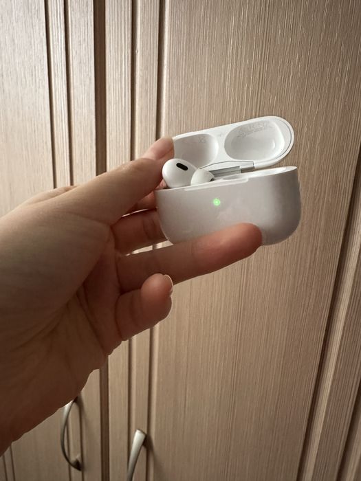 Продам airpods pro 2 без правого наушника