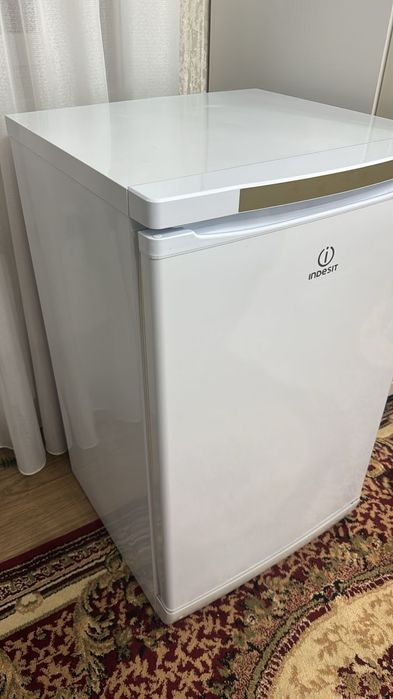 Морозильник 4 секций б/у работает отлично