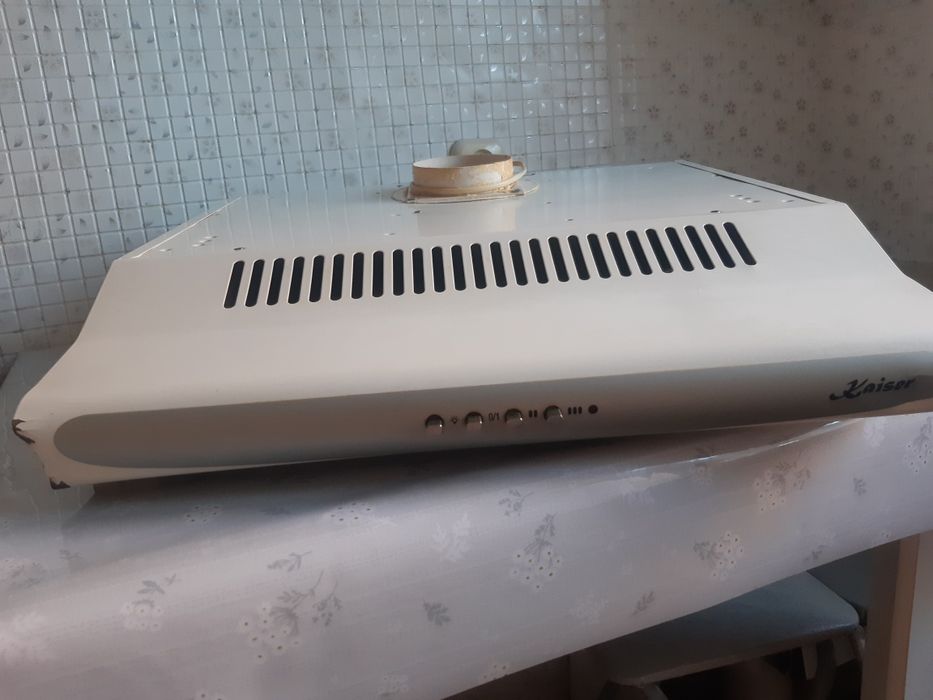 Продам вытяжку 50*50