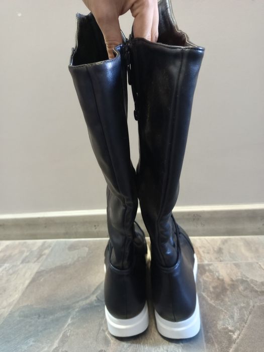 Високи ботуши от еко кожа