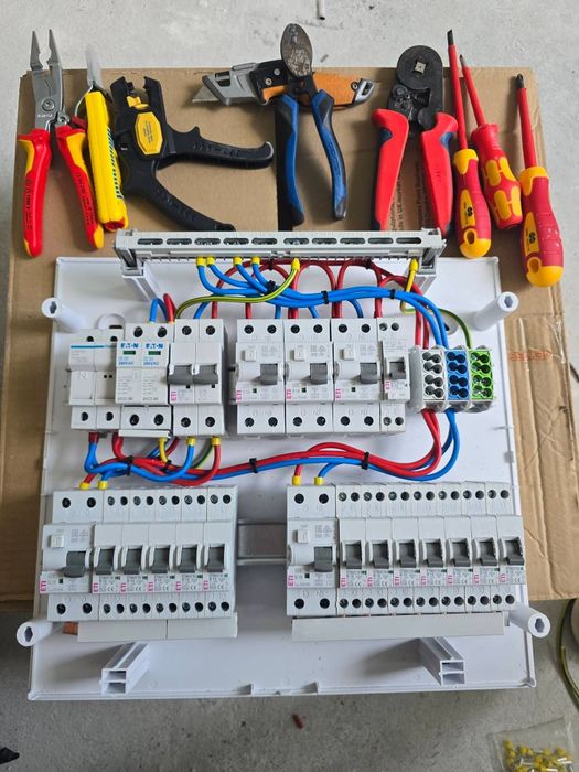 Fac instalație electrici case apartamente garsoniere