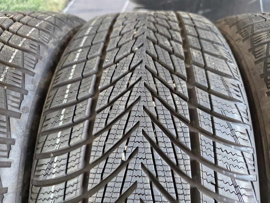 225/40/18 Goodyear 4бр