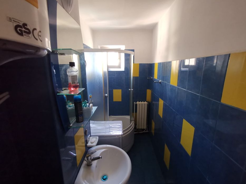 Apartament cu 3 camere pentru închiriat pe sezonul de vara