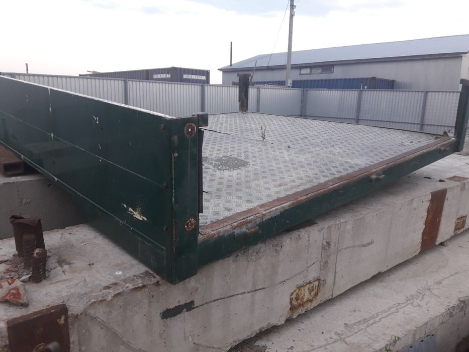 Мерседес варио .