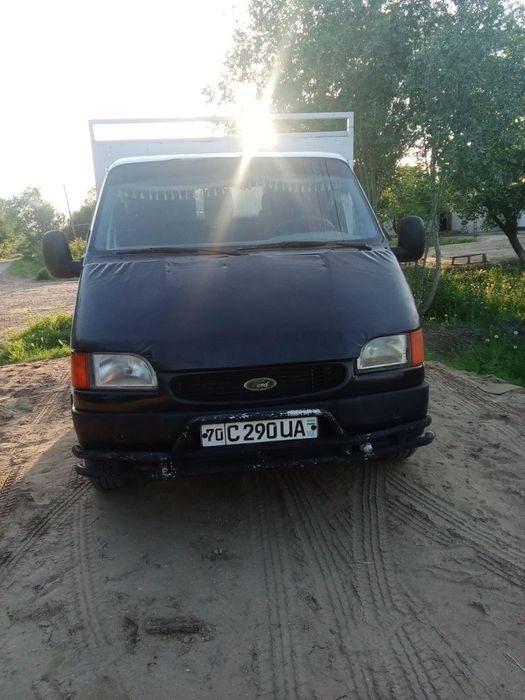 Ford gruzavoy sotiladi