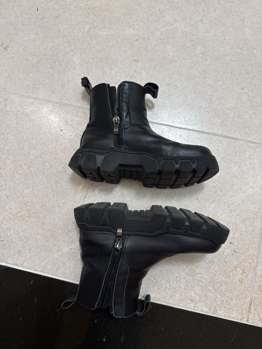 Продам детские сапоги кожа