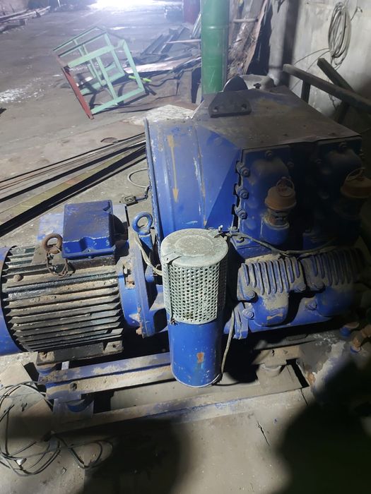 Продам поршневой компрессор