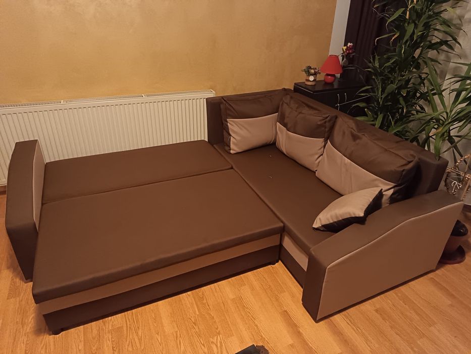 Canapea extensibila cu lada de depozitare