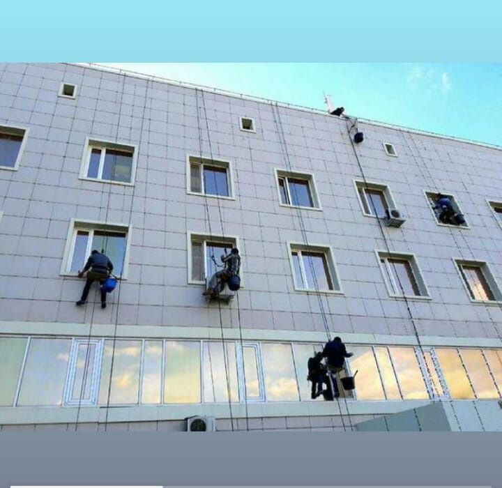 Мытье окон на высоте