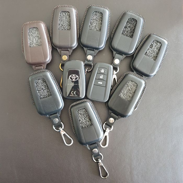 Чехол для ключа Toyota Camry 70. 75