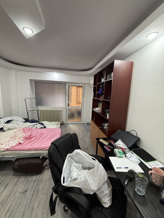 Vând toată Mobilă Apartament 4 camere Urgent