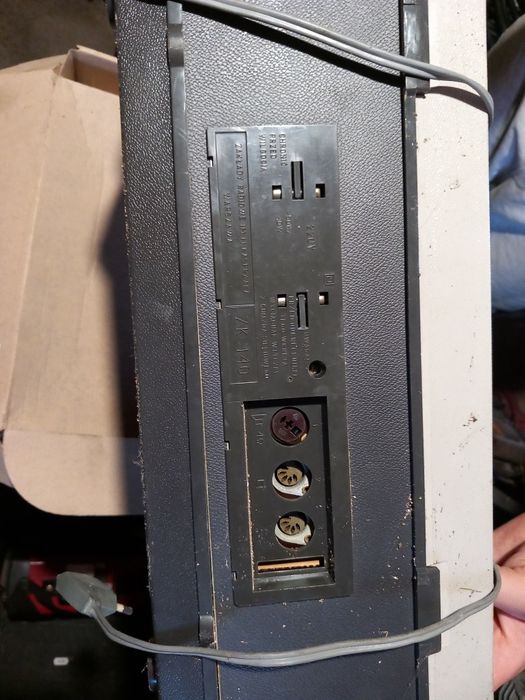 Магнетофон работи