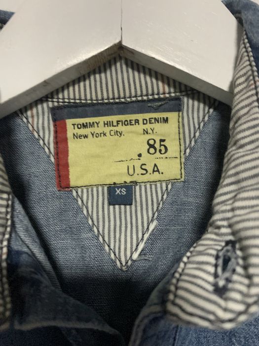 Camasa Tommy Hilfiger Denim USA size XS dar merge si la S barbateasca