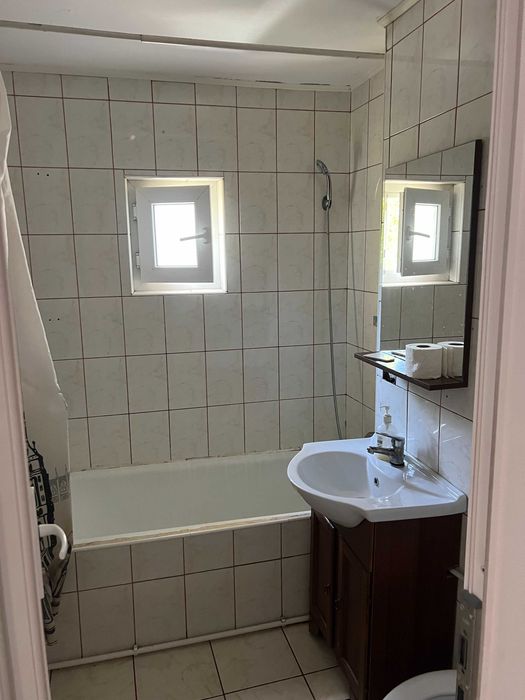 URGENT! Apartament de inchiriat in Iasi cu 3 camere decomandate.