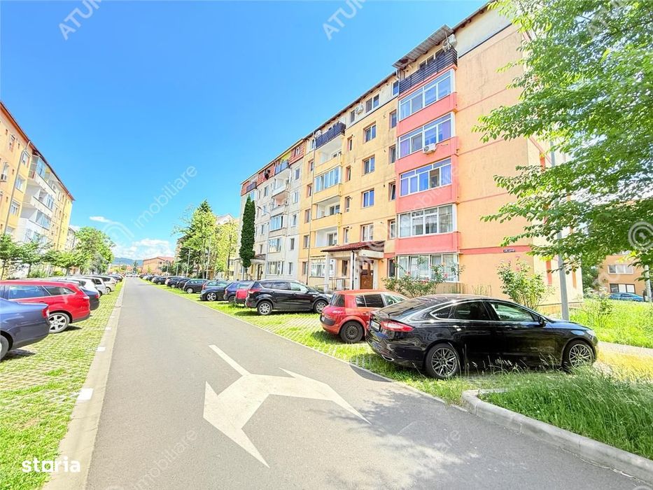 Apartament cu 3 camere etaj 1 cu balcon zona Mihai Viteazu\/Cedonia