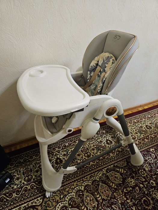 Детский столик для кормления