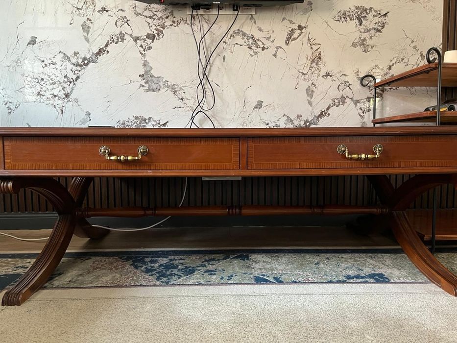 Продается журнальный стол